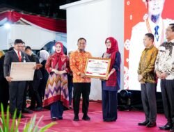 Malam Ramah Tamah HUT ke-81 RI, Gubernur Sulsel Beri Penghargaan kepada Mitra Pembangunan